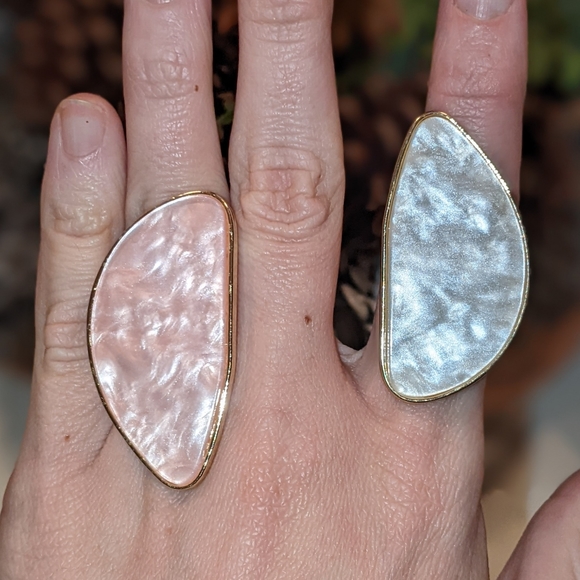 Statement Shimmer Indulgence Ring Adjustable Gold Ring with White Ivory Crème Pe - Picture 3 of 8